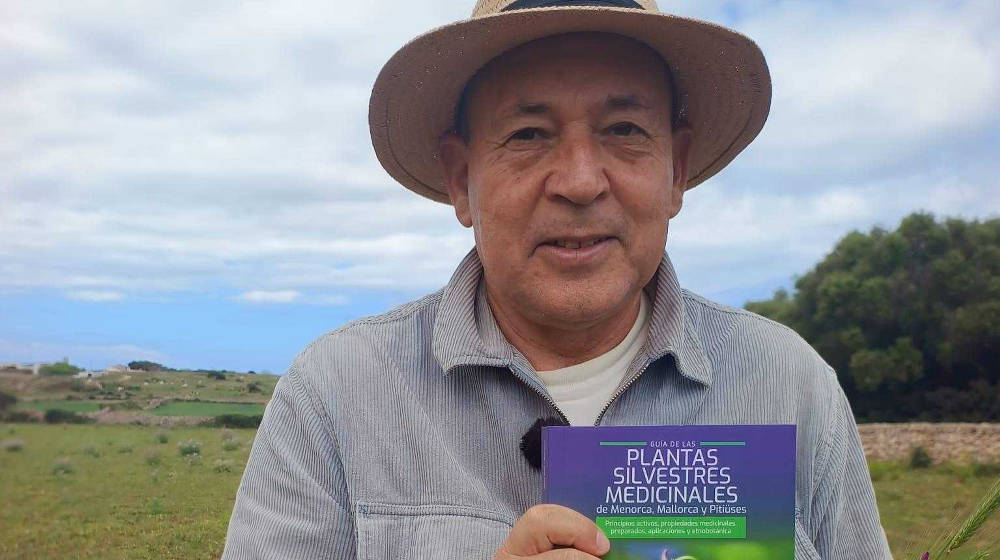 Xerrada "La camamilla de Menorca, or vegetal, i altres aromàtiques en licors i begudes naturals”