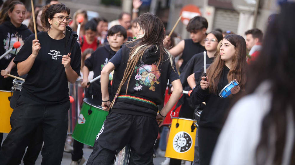 Batucada de tancament i presentació de la capgrossa Magrana