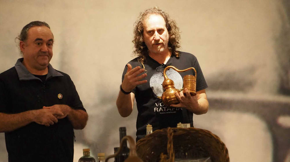 Sobretaula amb tertúlia “Destil·lació a casa”