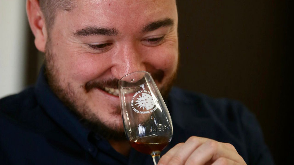 Com influeix la base alcohòlica en una ratafia?